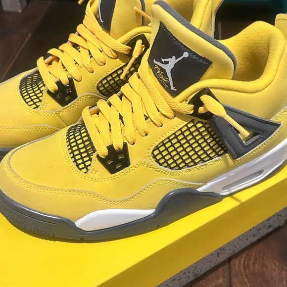 Air Jordan 4 2021 lightning Sneakers - Picture 3 of 12